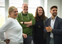 Katharina Temme, Gabriele Unützer, Marcus Kolb und Phineas Speicher freuen sich über ihre Kunden